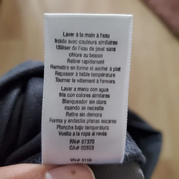 ALO Yoga Black Camouflage Leggings - Picture 6 of 6